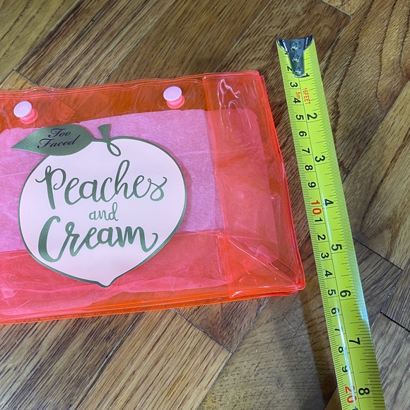 Toiletries Bag/Tanning Lotion Bag/Makeup Bag - Picture 5 of 10